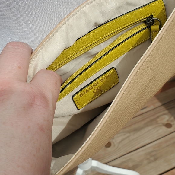 Gianni Bini cross body tan yellow gold purse - Picture 13 of 14